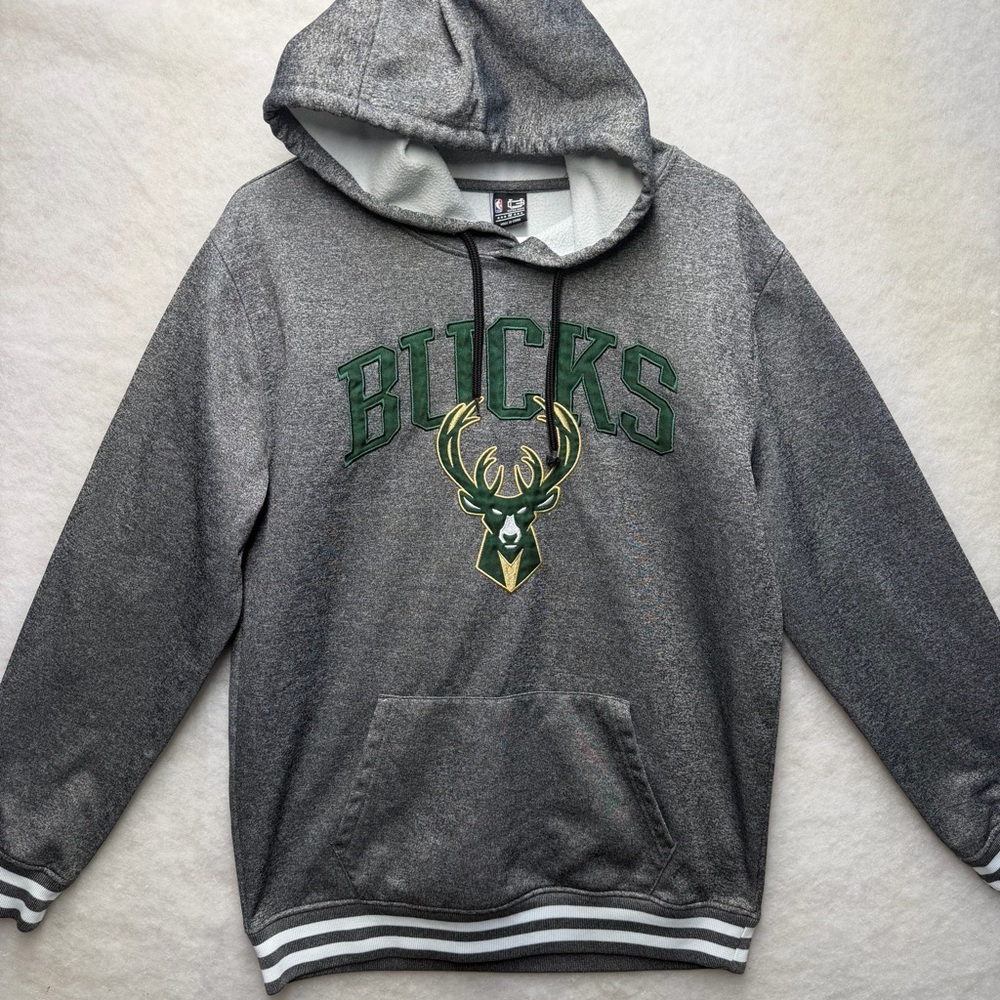 MEN'S Milwaukee Bucks NBA Ultra Game Official Hoodie Size M Gray Long Sleeve